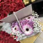 květinový box, flowerbox, achát, stabilizované květiny, stabilizované růže, květiny na míru, MDŽ, dárek, rozvoz, exclusirose, korálová dekorace, bytové doplňky, kabelka s květinami, buket růží, vázané kytice, svatby, narozeniny, mezinárodní den žen, dárek, pro ženu, pro muže